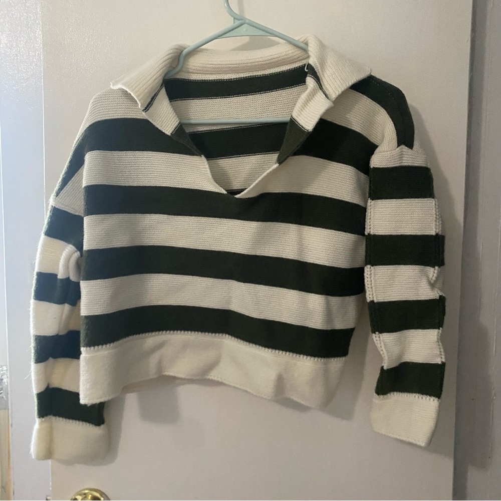 Green/White stripe cropped sweater